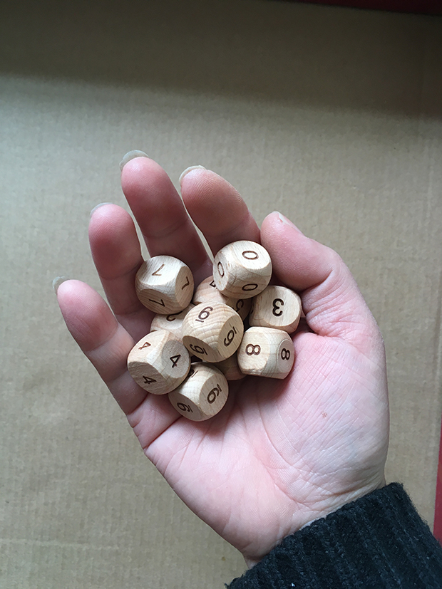 可狄 定制骰子大号空白图案点数字家务木质色子游戏道具手绘筛粒子