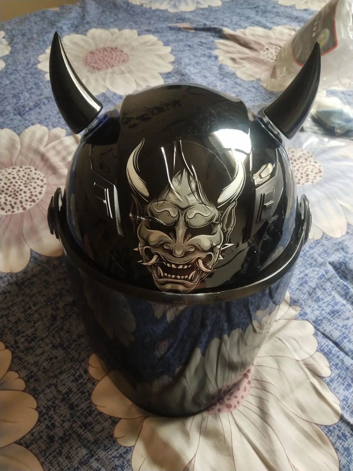 网红同款摩托车改装配件电动车摩托车头盔牛角装饰贴恶魔骑士大牛角一
