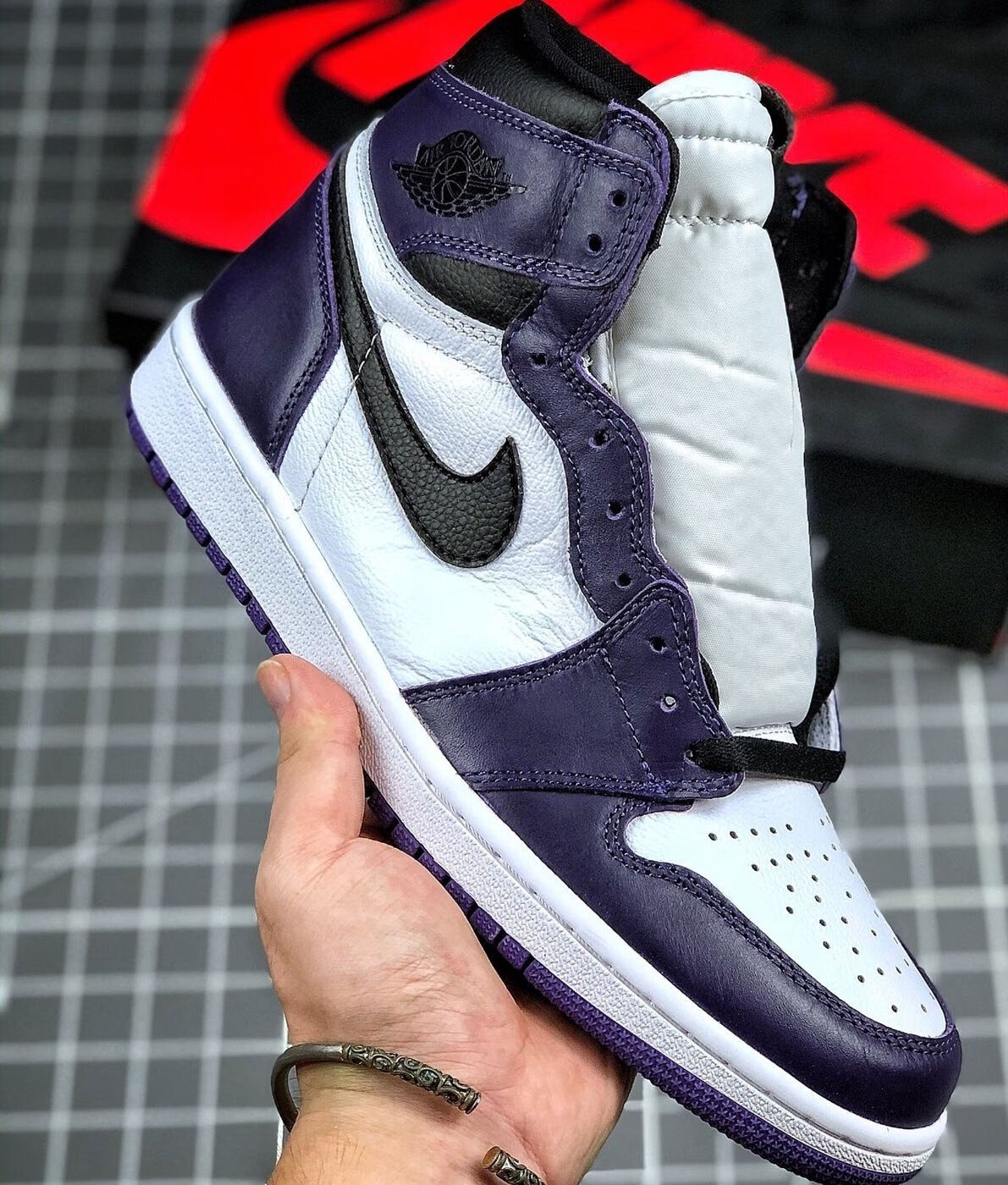 东京限定aj巴洛克灰银麂皮新倒勾芝加哥高帮篮球鞋莆田定制 其他配色