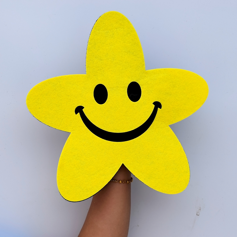 六一儿童节道具舞蹈道具笑脸五角星六一幼儿园运动会开幕式入场手拿