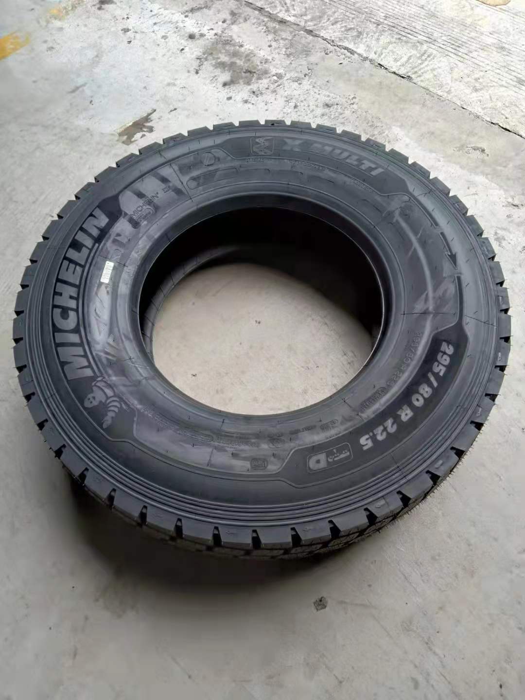 米其林真空胎11r12r275/70r22.5 295/80r22.5 315/70r22.