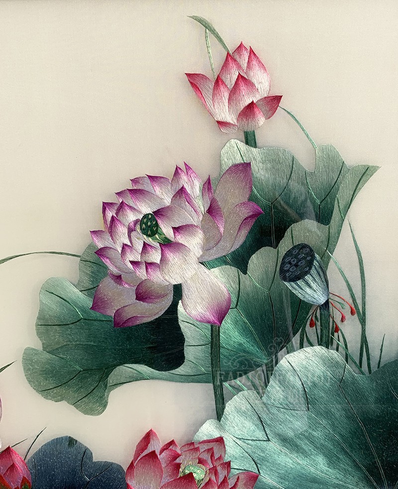 法帝旗轻奢品牌手工刺绣成品画竖版荷花鲤鱼14丝精细苏绣家居玄关客厅