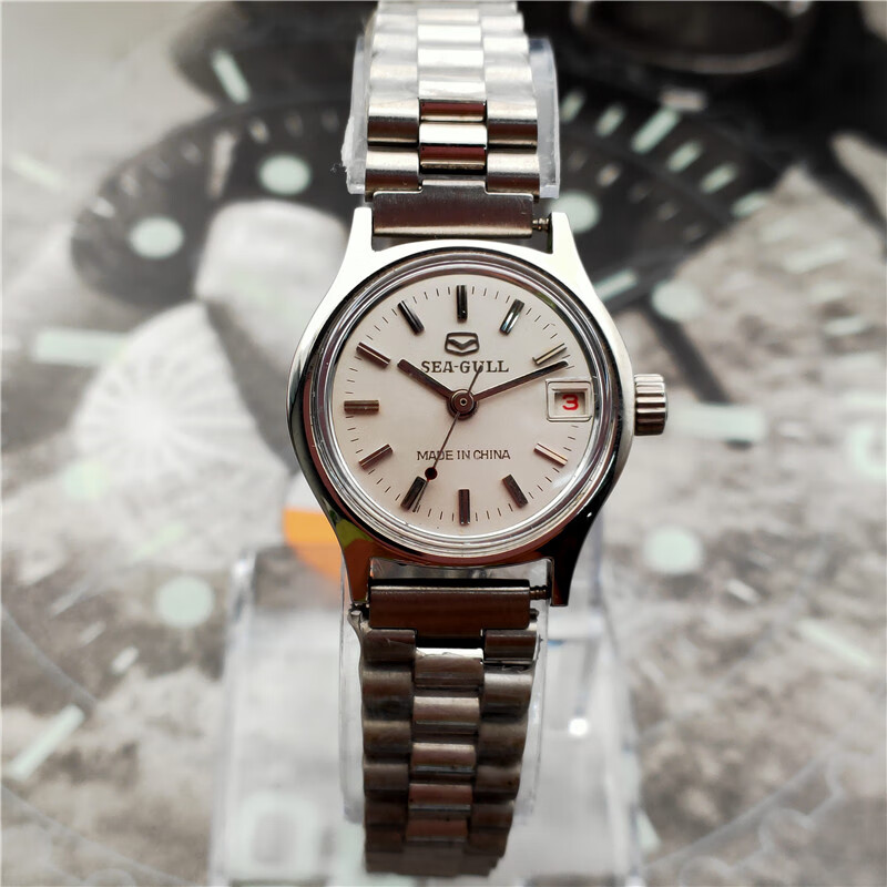 &nbsp;海鸥方形复古女表,特别稀有的一款机械手表,数量不多,卖完