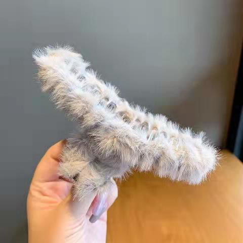 新款星黛露抓夹女卡通可爱毛绒发夹温柔大号后脑勺夹子秋冬头饰毛绒咖