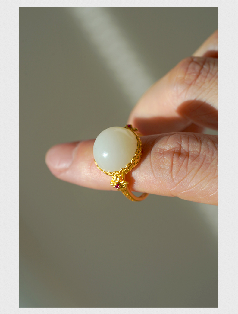 墨韵艺术籽料雏菊金镶玉戒指花卉纹饰戒指金镶玉戒指籽料戒指其他圈口