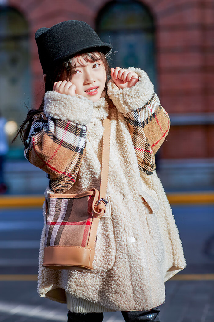 1-15岁小孩子穿的皮草外套儿童中大童宝宝大衣冬装羊羔绒女童皮毛一体