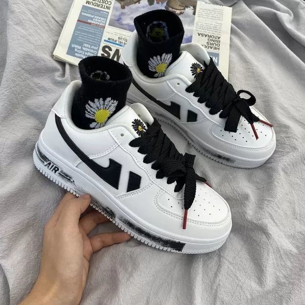 ins权志龙同款小雏菊运动鞋韩版aj嘻哈涂鸦情侣板鞋学生小白鞋男鞋w05