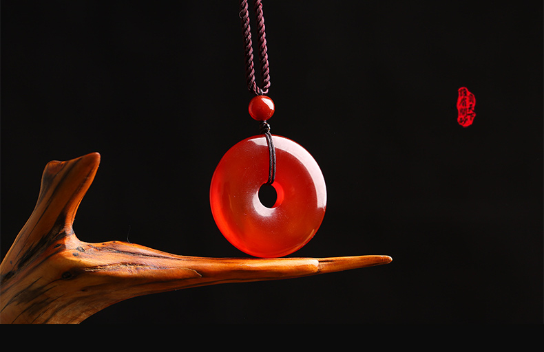 月璃红玛瑙平安扣吊坠男女挂件本命年水晶项链随身男女饰品节日礼物