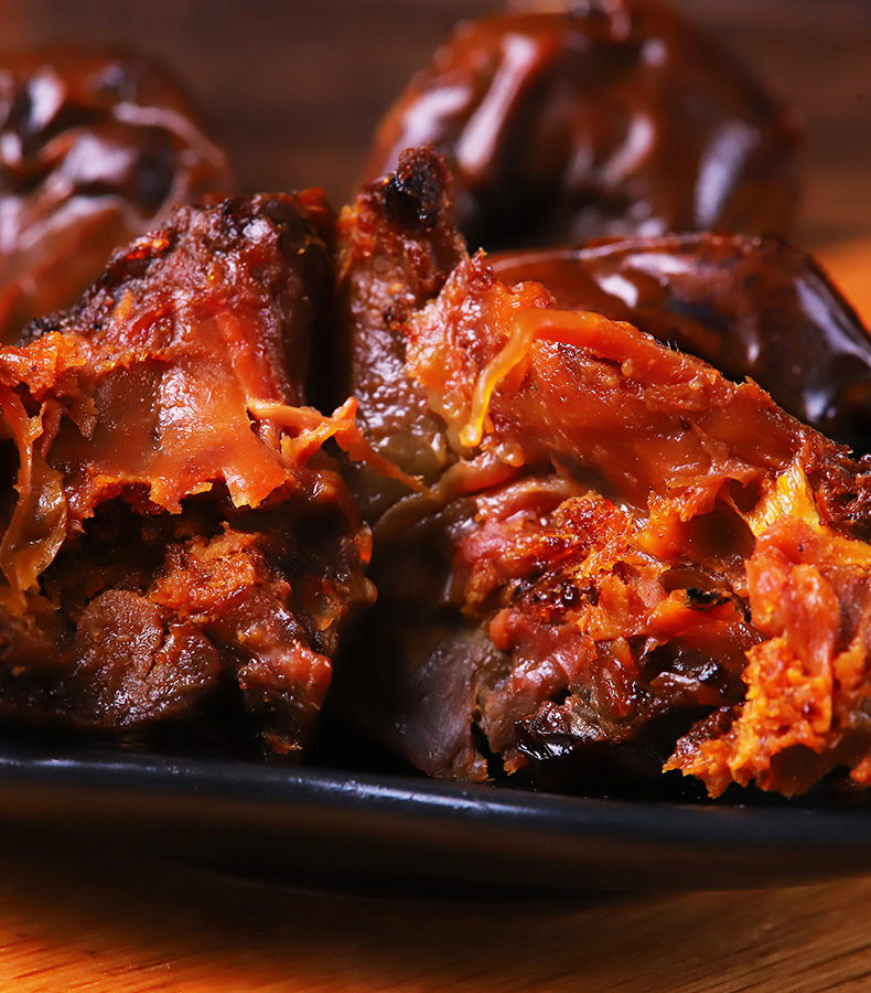 高开乡巴佬鸡头温州特产黑鸡肉黑鸡头童年的回忆鸡头酱卤乡巴佬磕磕龙