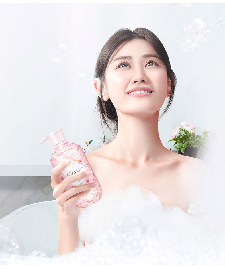 屈臣氏蔻斯汀花瓣沐浴露香氛持久留香樱花玫瑰薰衣草保湿滋润500ml