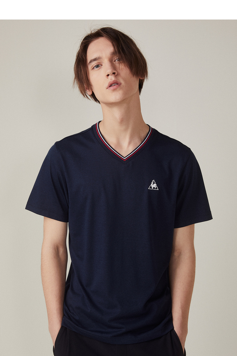 21新品乐卡克法国公鸡品牌夏季黑色白色学生训练v领短袖t恤男士白色