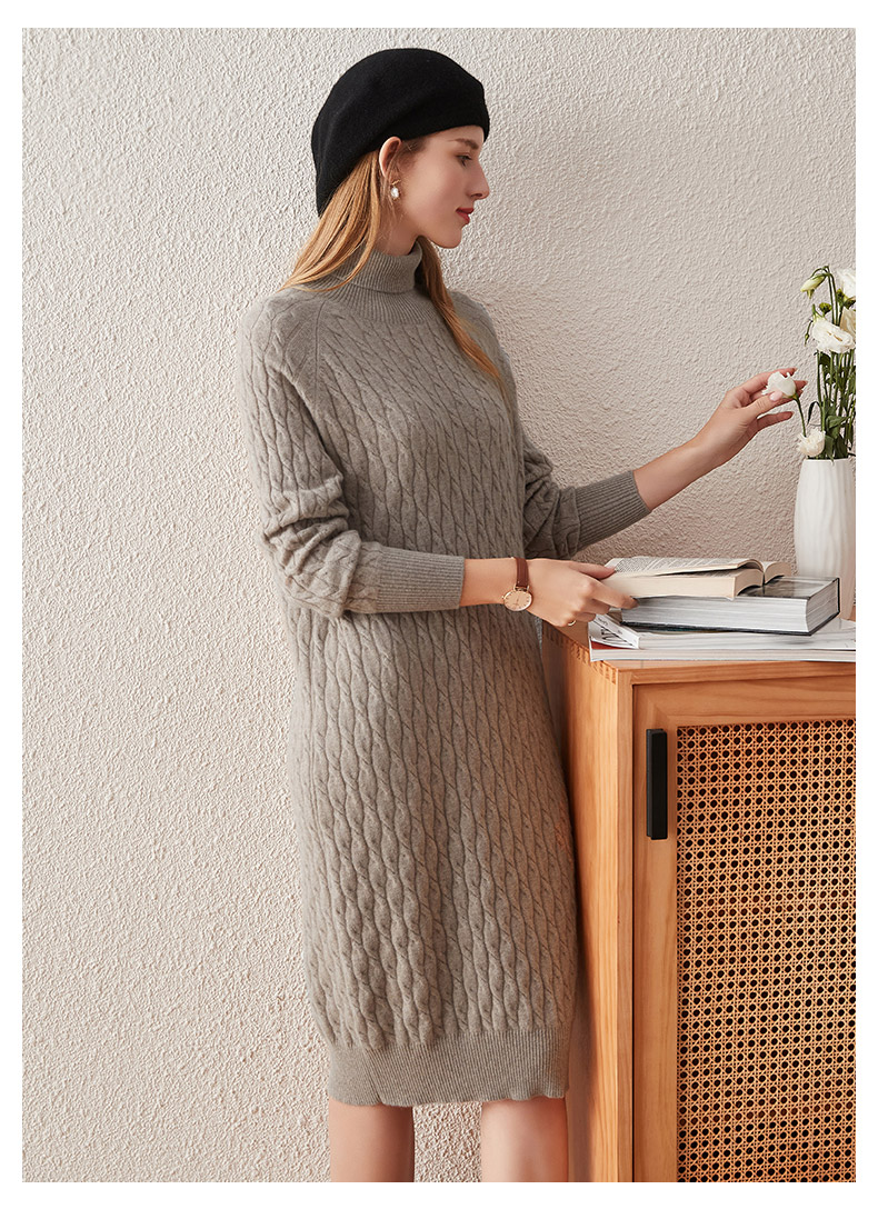 科蒙博卡2021秋冬两翻领中长款羊绒裙女绞花宽松打底针织连衣裙幻彩蓝