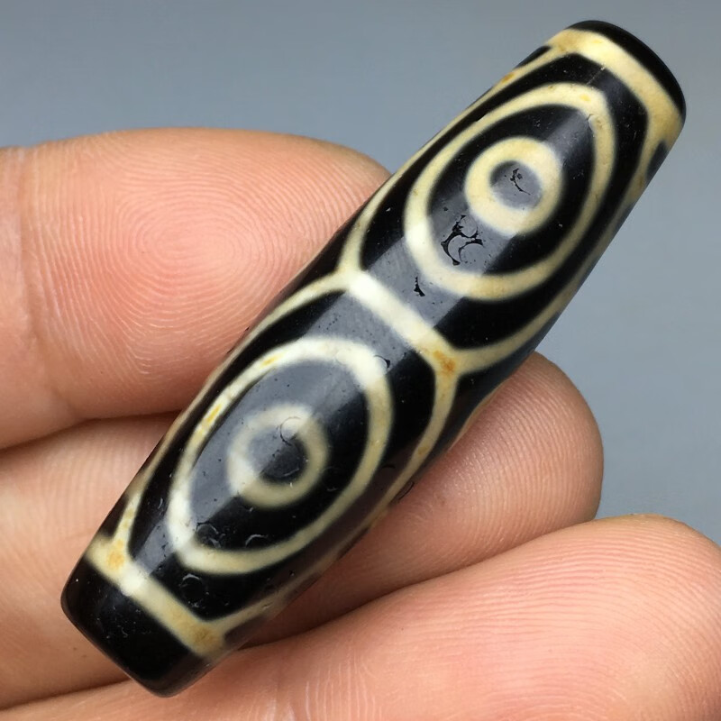 鼎盛福西藏包浆马蹄纹钙化牙黄六龙眼老天珠吊坠真品玉髓玛瑙