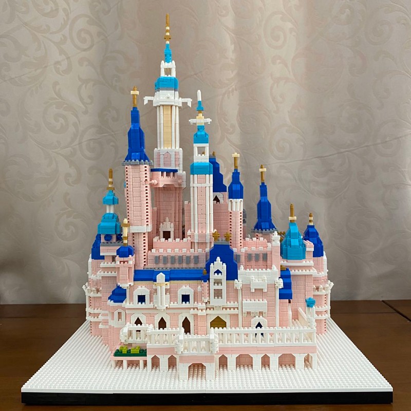 城堡霍格沃兹成年高难度拼装积木男孩子14岁以上拼图蓝色迪士尼灯光