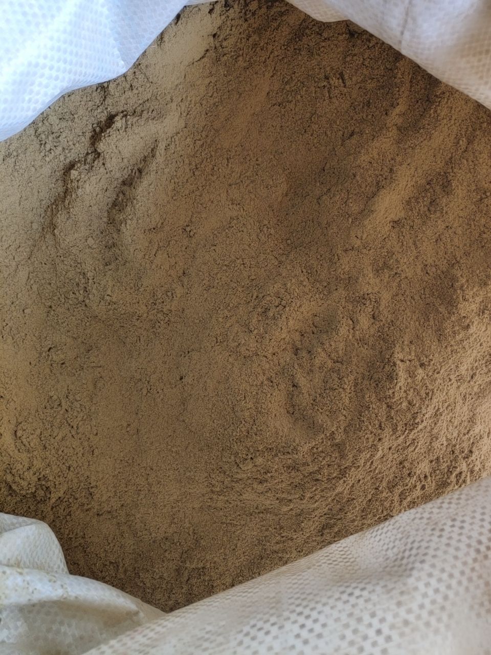 领瑞(lrgrass)鱼骨粉鱼粉饲料国产鱼粉鸡鸭鹅狗猫猪饲料宠物添加饲料