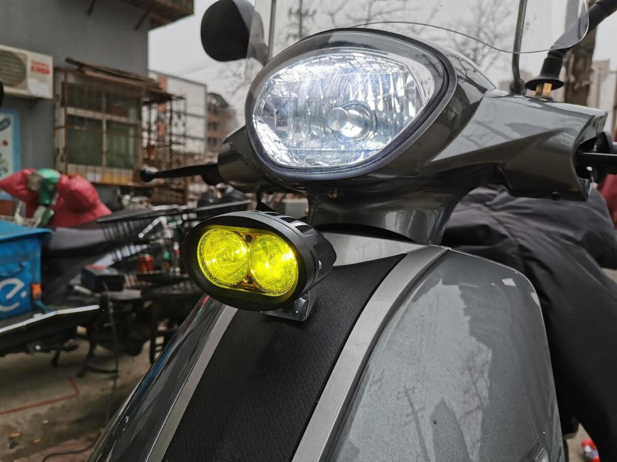 电动车灯led强光超亮摩托车爆闪射灯12v95v电瓶三轮改装外置大灯大