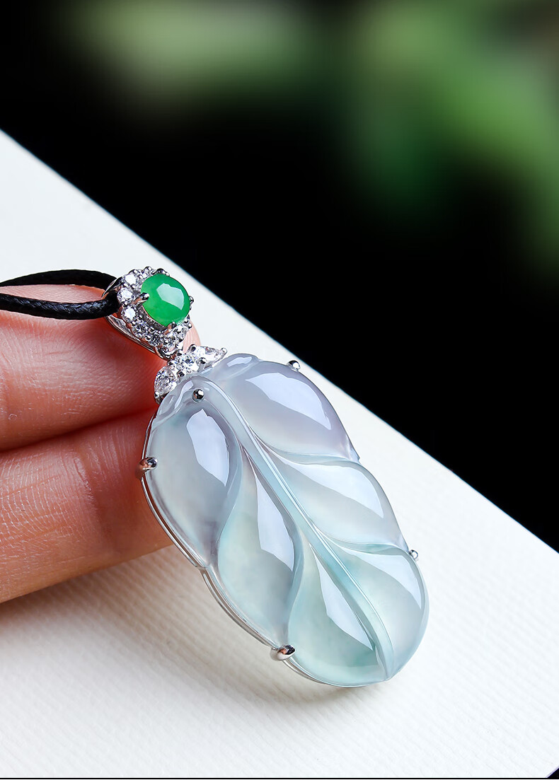 百博翡翠叶子吊坠冰种金枝玉叶玉坠满绿蛋面18k金镶玉天然缅甸a货挂件