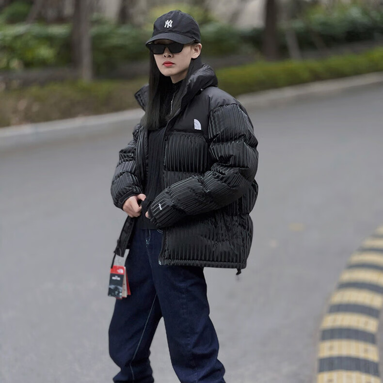 动感北面羽绒服1996经典男女同款联名水波纹户外时尚潮牌男外套 白色