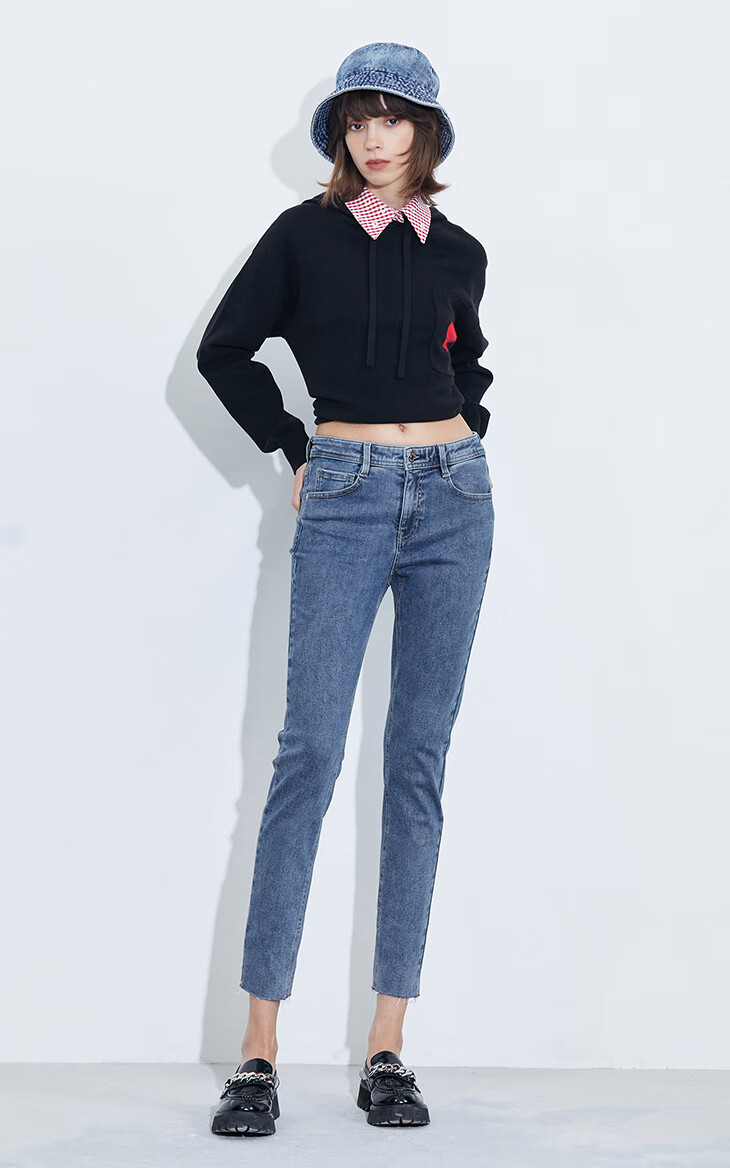 only2021秋季新款时尚高腰磨边设计感九分裤牛仔裤女121349060 j34