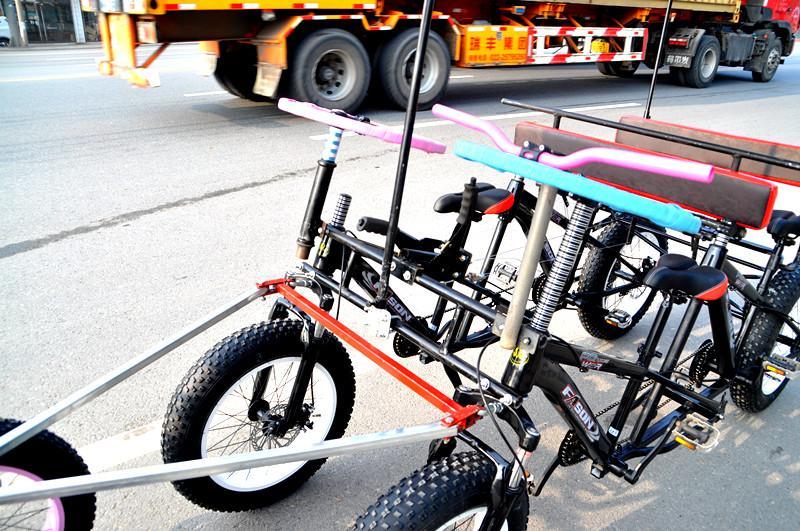 双人自行车情侣旅游观光多人两人骑自行车四轮六轮一体轮碟刹变速联排