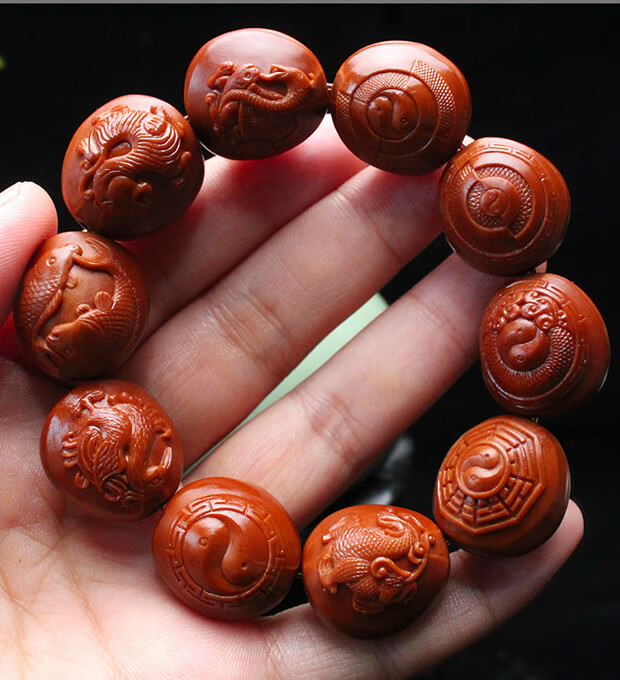 艾美福四象八卦橄榄核手串核雕苏工名家纯手工雕刻浮雕短圆大籽铁核