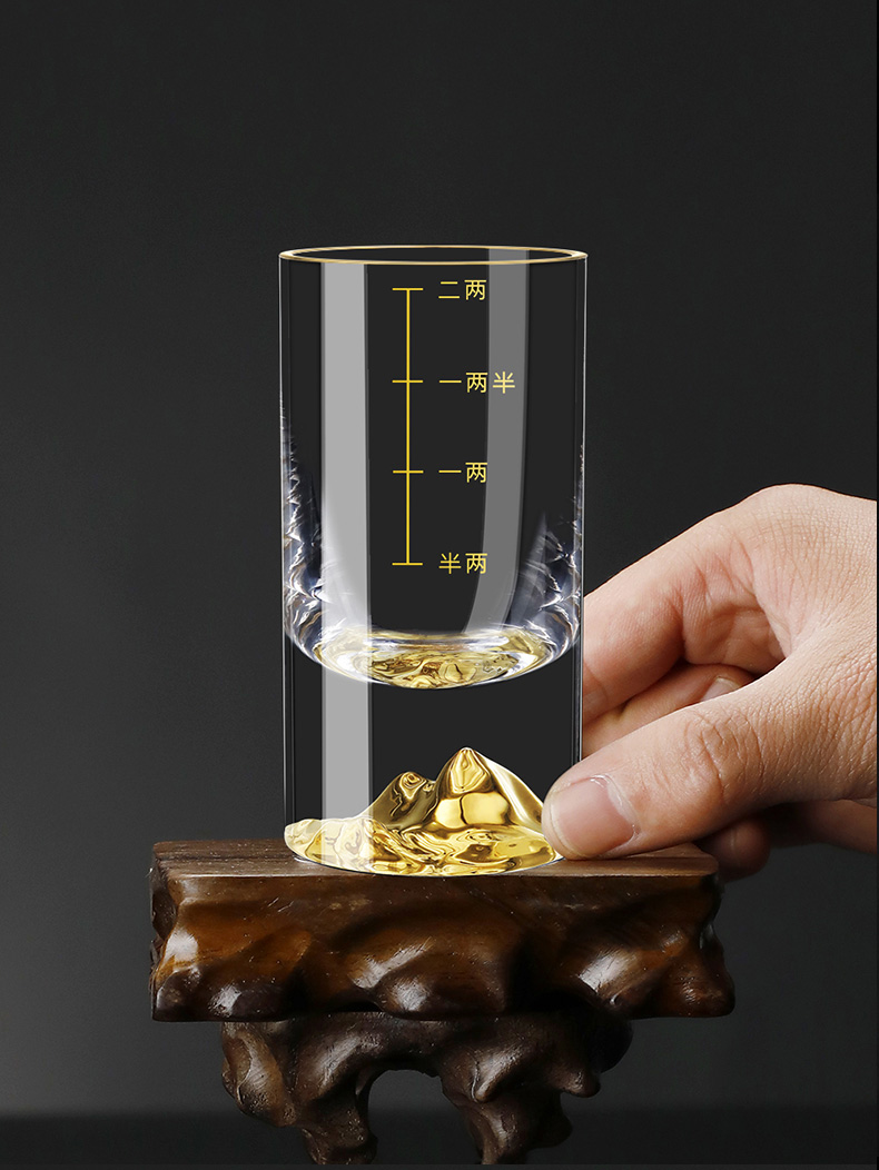 家用水晶玻璃金箔金山刻度白酒杯分酒器大号2两3两烈酒杯酒具套装