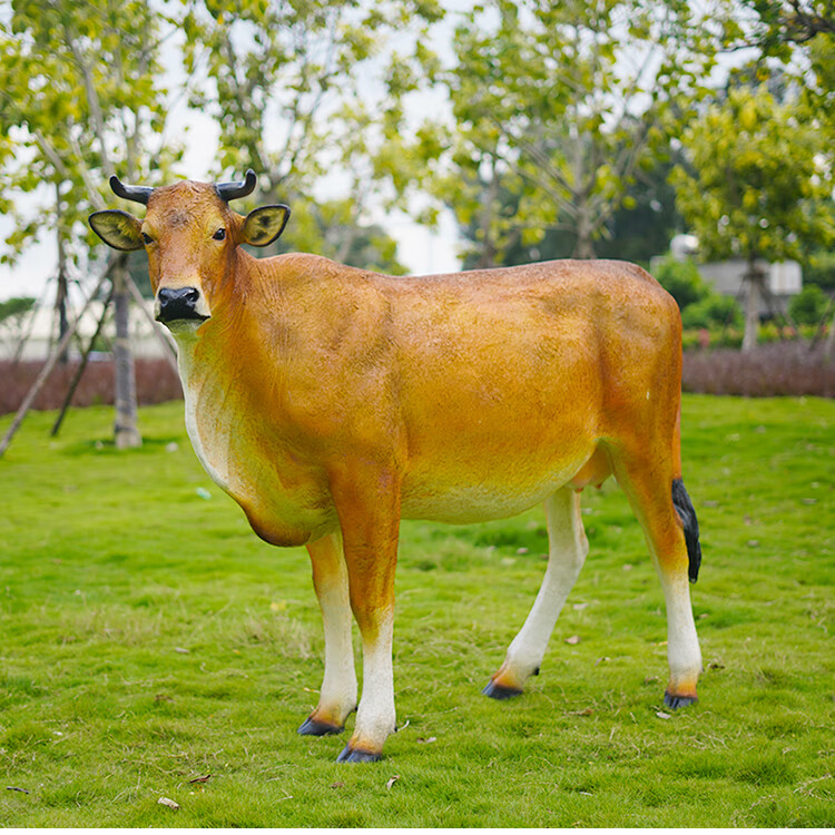 户外牛雕塑玻璃钢大型仿真假西门塔尔牛模型园林草坪装饰黄牛摆件姜