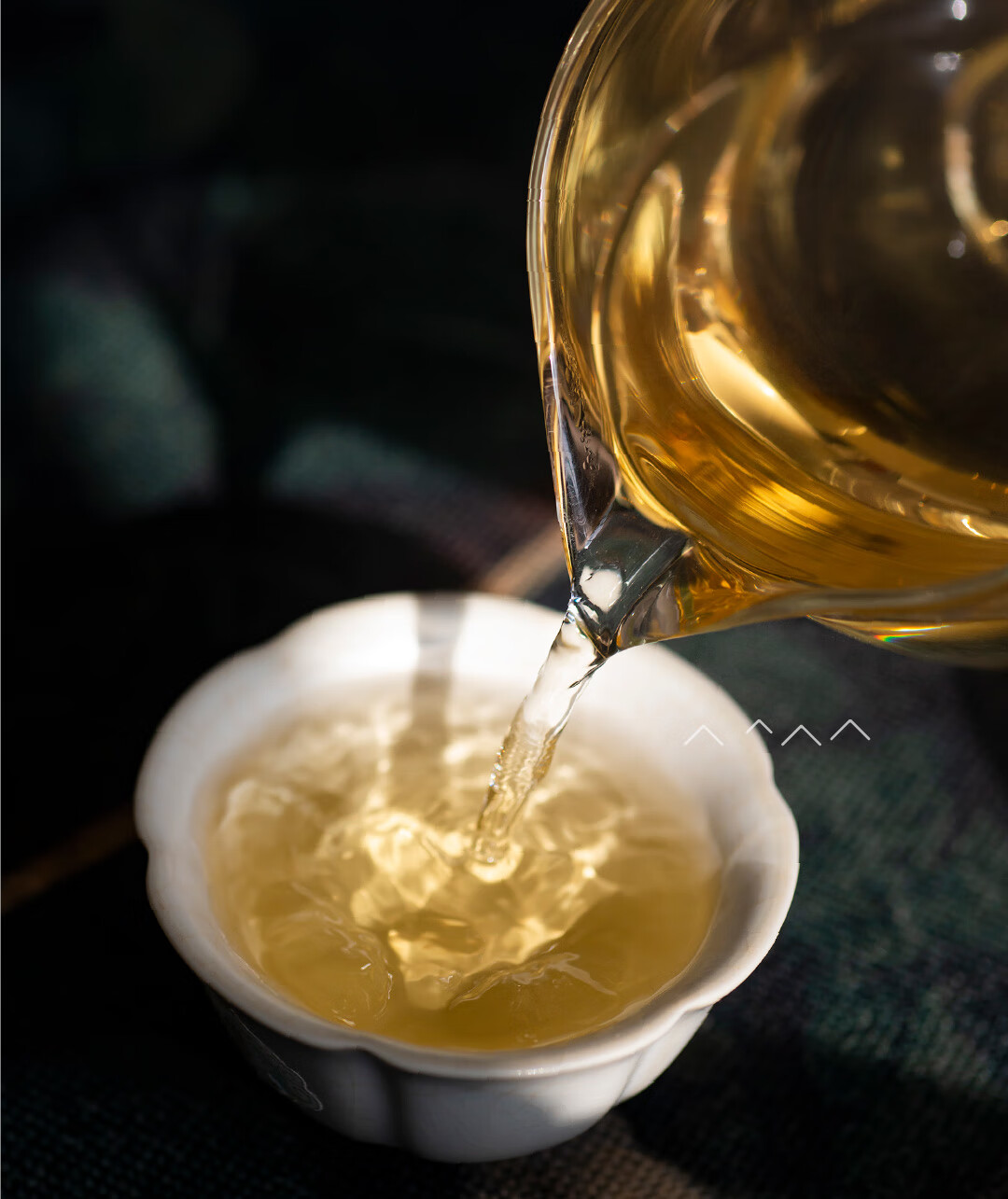 月光白200g白茶茶饼景迈山大叶种月光美人紧压茶春茶200g