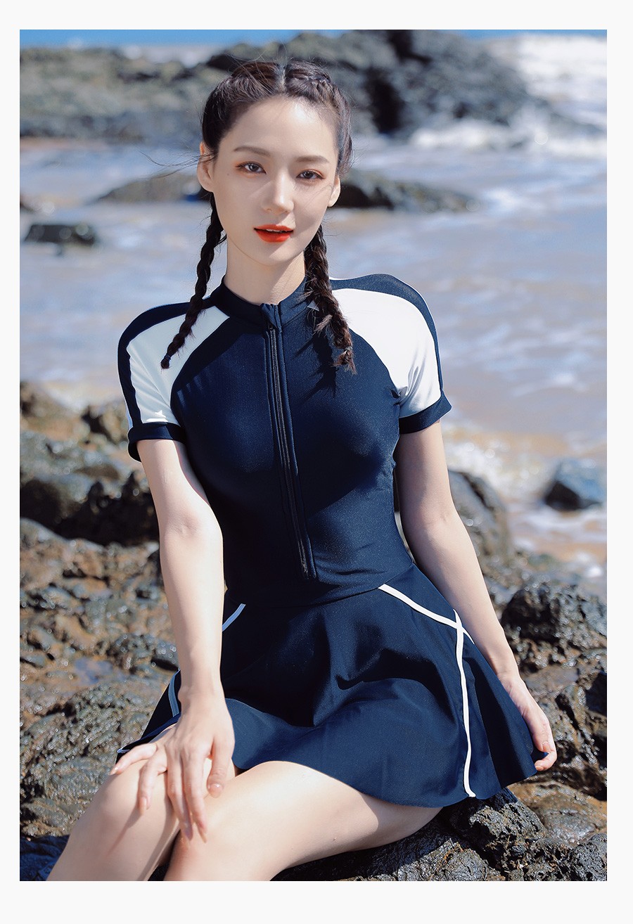 捷虎泳衣女保守泳衣连体裙式大码游泳衣遮肚子微胖温泉泳装泳镜泳帽