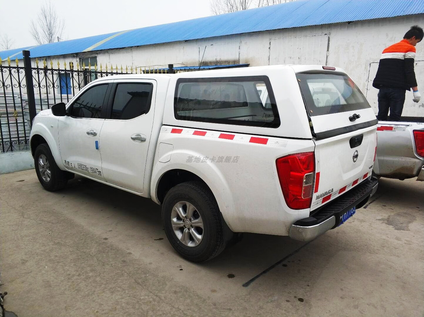 适用于东风锐骐6皮卡纳瓦拉皮卡专用后盖防雨棚平顶后盖车厢盖后箱盖