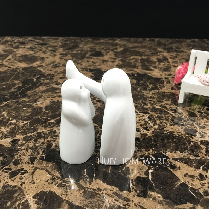 创意温暖的抱抱公仔摆件壁咚陶瓷味具拥抱迷你情侣礼物小玩偶礼盒白骏