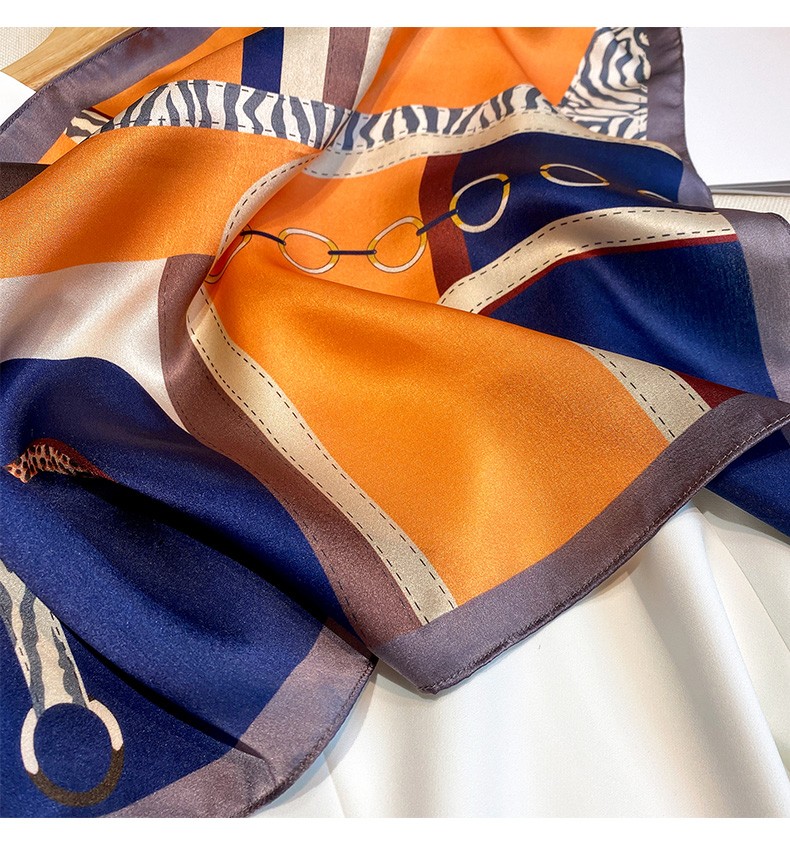 jedmviss 真丝小方巾女丝巾桑蚕丝围巾妈妈夏季薄款护脖子防晒 爱心