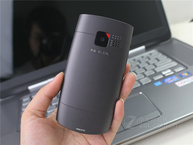 nokia/诺基亚x2-01 全键盘63经典怀旧直板小学生塞班智能 红色 64mb
