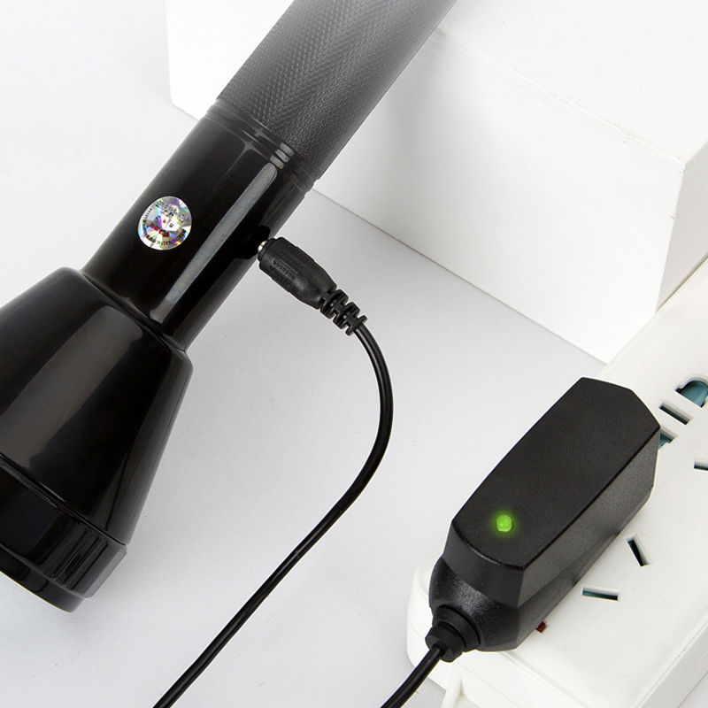 康铭手电筒家用可充电强光超亮多功能小便携远射应急照明户外 km-d