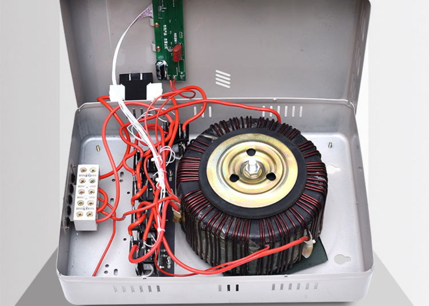 稳压器220v全自动家用大功率15000w超低压交流单相空调电压升压器6800