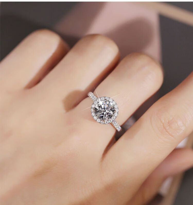 harry winston钻戒 莫桑钻圆包一克拉戒指女气质简约爱心求婚钻戒指环