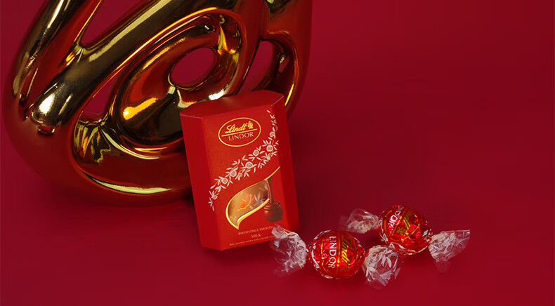 瑞士莲(lindt)进口软心夹心牛奶巧克力喜糖成品2粒酒红套封婚礼糖盒含
