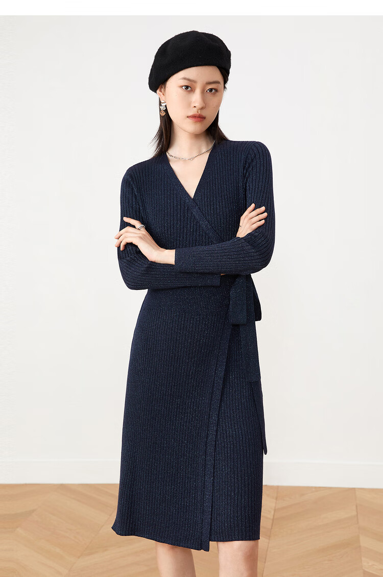 yiner音儿女装2021秋冬新款v领收腰亮丝针织连衣裙绿色38