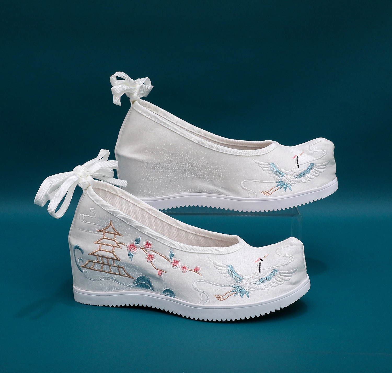 薇栾 新款古装鞋女汉服鞋子女复古汉服配鞋内增高古风鞋子女绣花鞋高