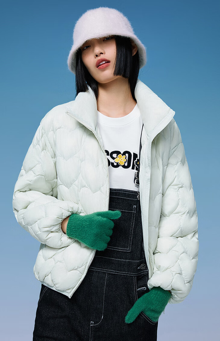 only2021冬季新款可爱桃心立领潮流百搭轻薄90羽绒服女121423020a62