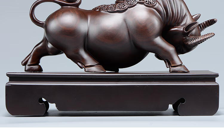 凯都木雕牛摆件十二生肖金钱牛花梨木头根雕红木家居装饰工艺品牛气冲