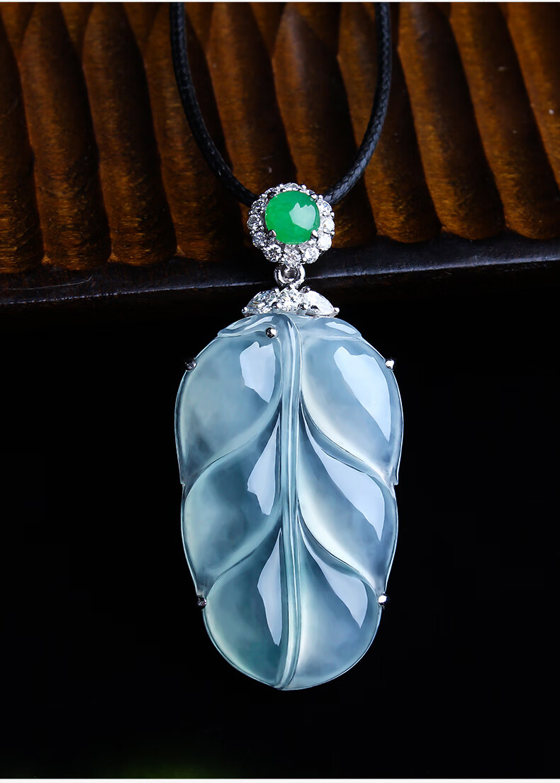 百博翡翠叶子吊坠冰种金枝玉叶玉坠满绿蛋面18k金镶玉天然缅甸a货挂件