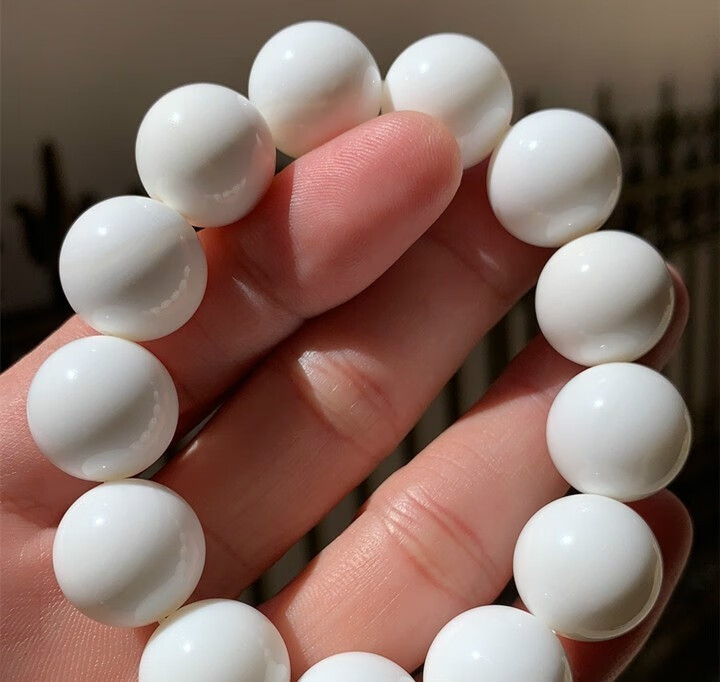 顶盈白贝壳手串六字箴言单圈佛珠散珠挂件男女生日礼物圣诞情人节10mm