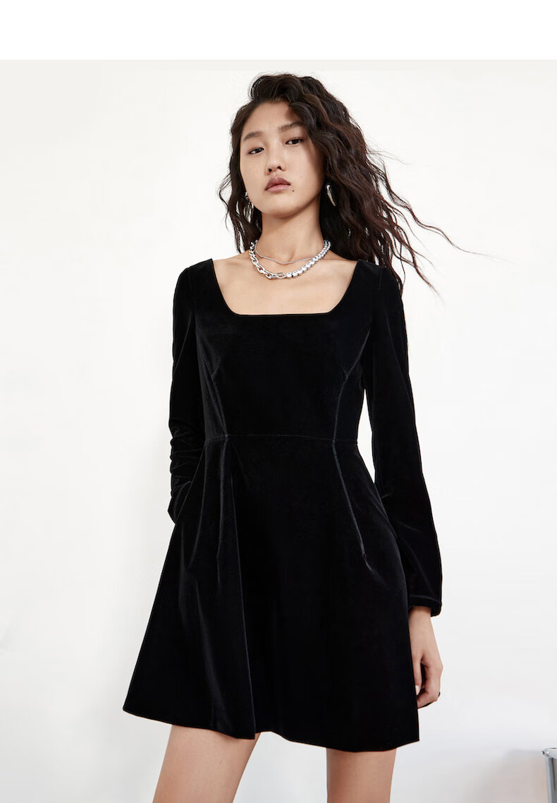 moco2022春季新品丝绒感u领露背连衣裙小黑裙mbb1drst21摩安珂黑色xs