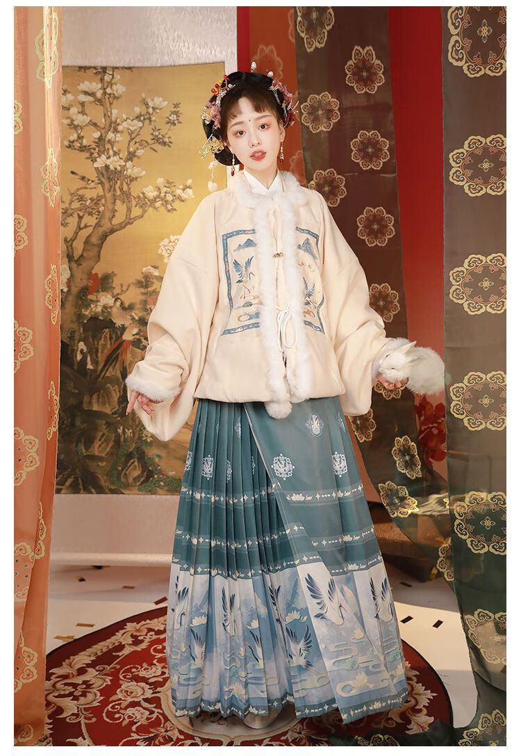 青衣华裳原创 鹤新年 明制汉服女方领补服百迭拜年秋冬加绒日常 蓝色