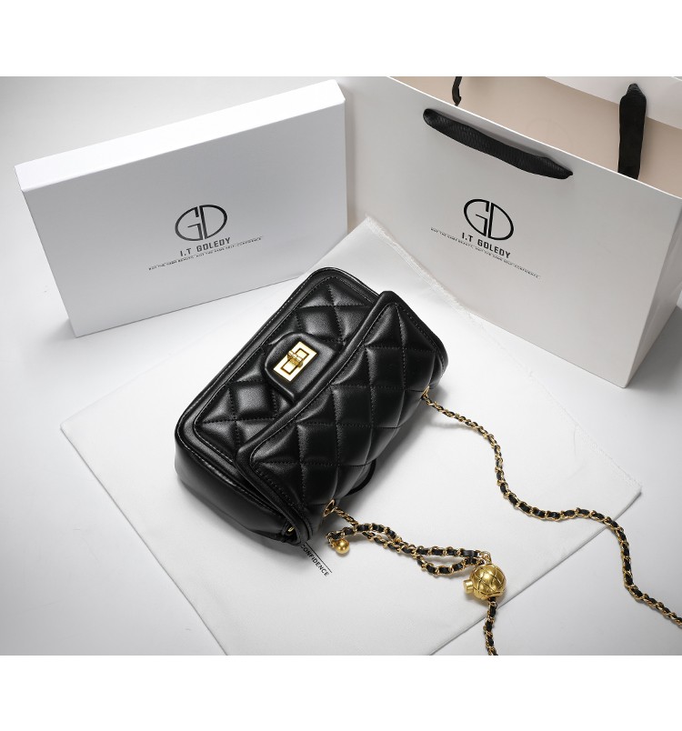 2022新款香港itgdledy真皮白色小众质感链条包包女新款潮斜挎包包 米