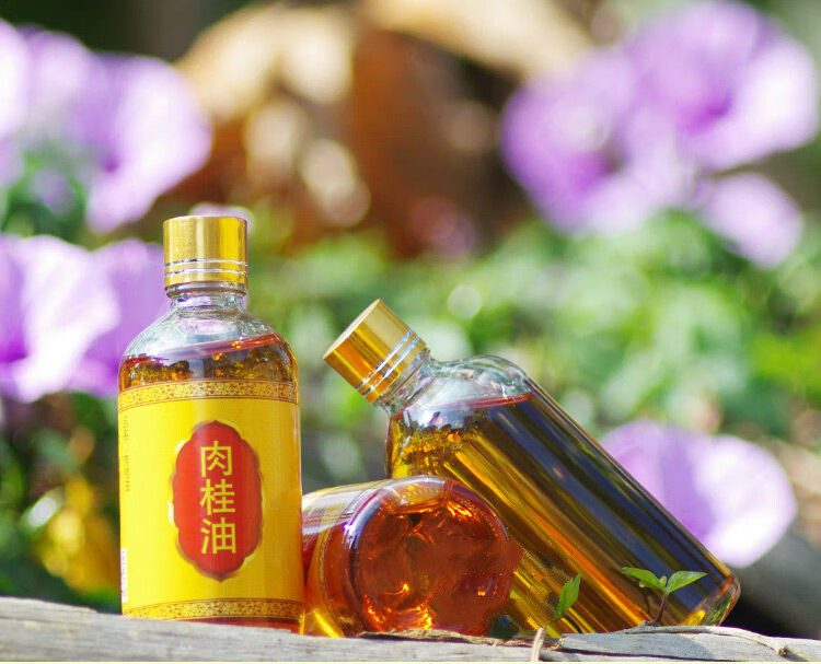 花初醒广西纯正肉桂油50g250g桂油药用食用玉桂油按摩刮痧精油嘉万