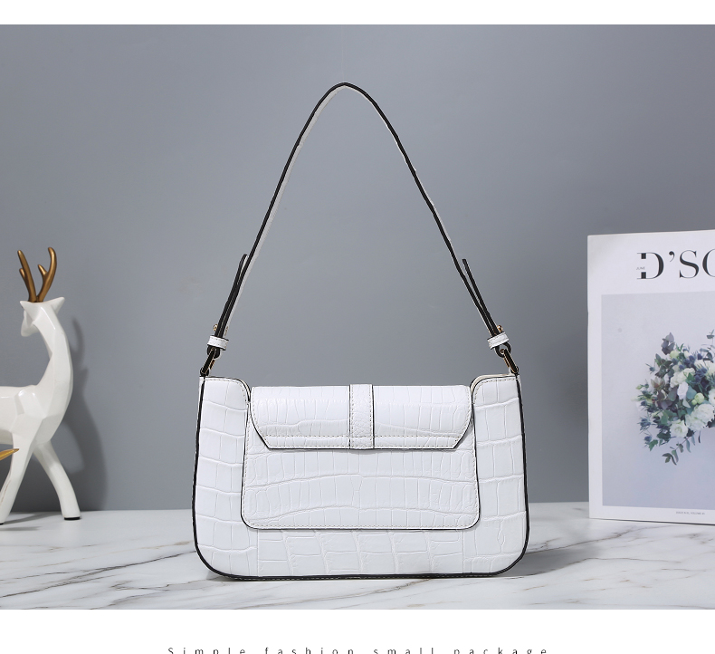 卡梵蒂女士名牌包包奢侈品大牌真皮女包鳄鱼皮腋下包单肩法棍包浅蓝色