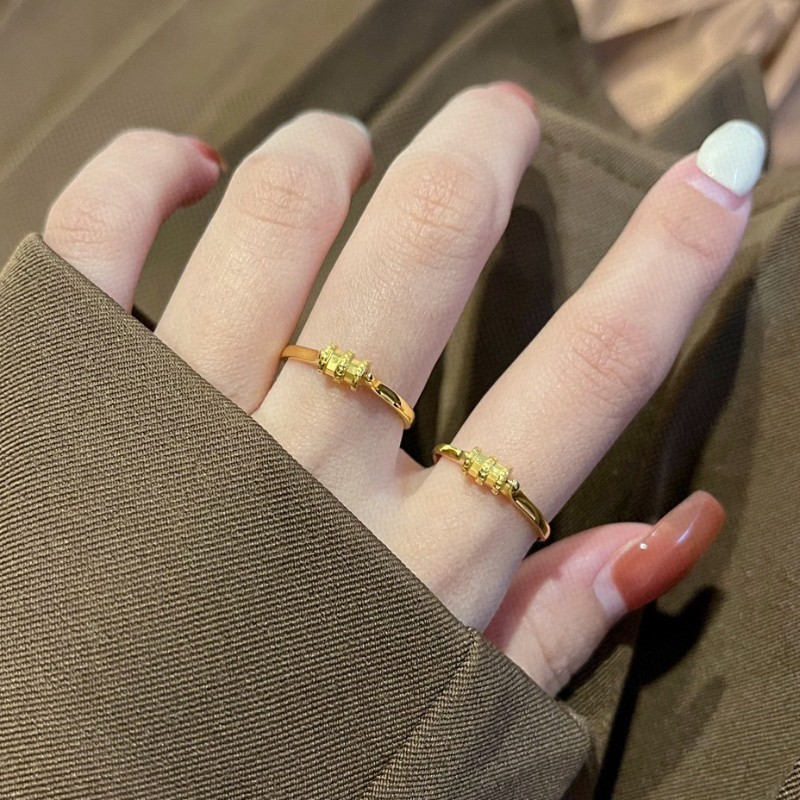 周大福款式5g黄金小蛮腰戒指女2022年时尚简约款指环999足金素圈活口