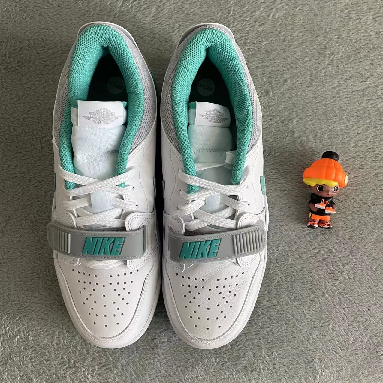 nike耐克airlegacyaj312烟灰灰白黑篮球鞋cd7069105cd7069116